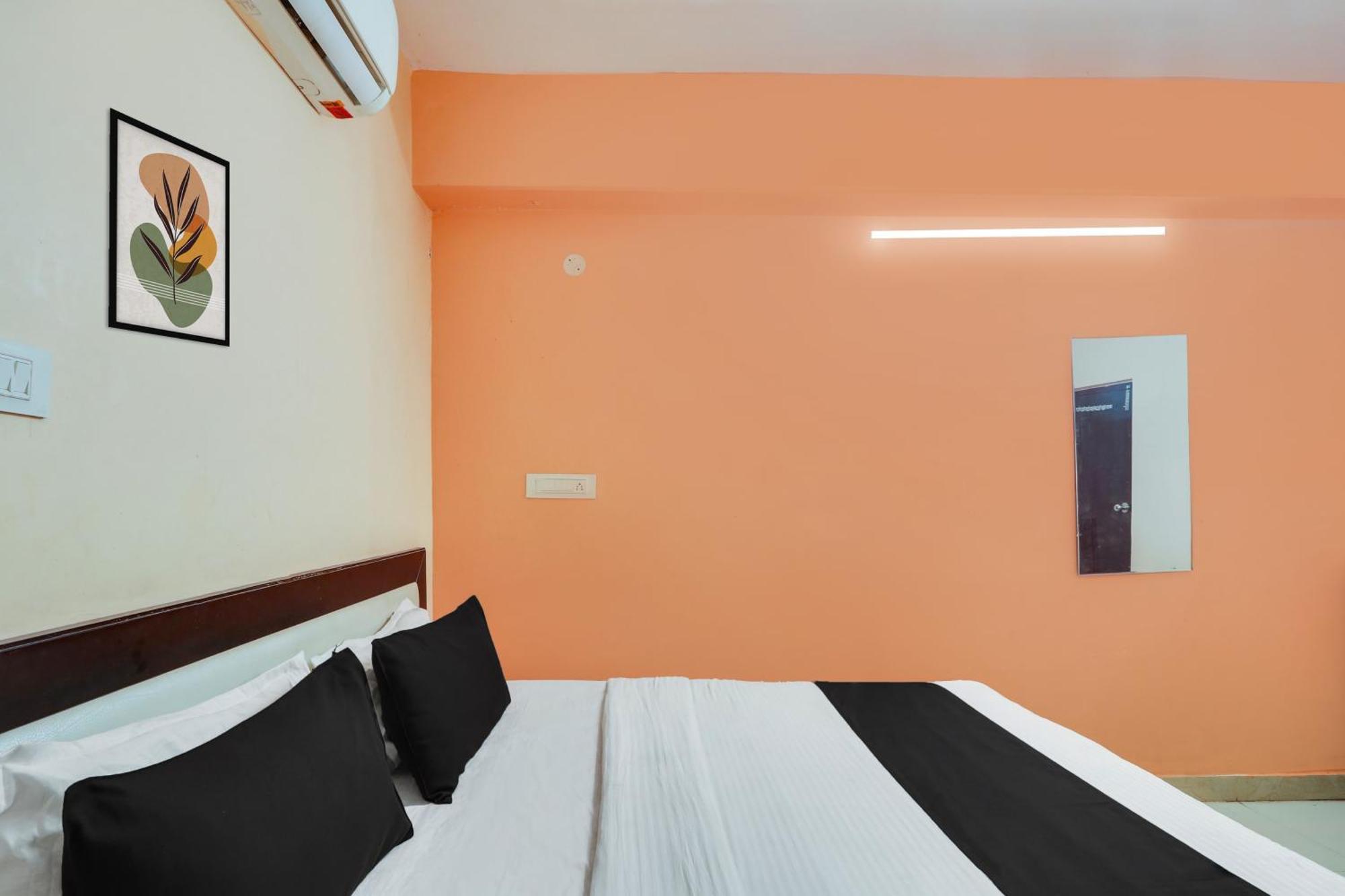 Hotel O Grand Hotel And Lodge Sangareddy Exterior foto